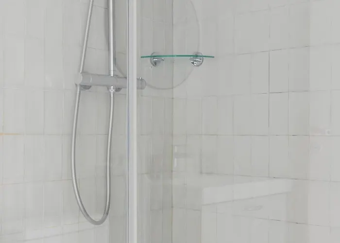 An Enchanting Parisian Hideaway Apartament *