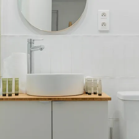 An Enchanting Parisian Hideaway